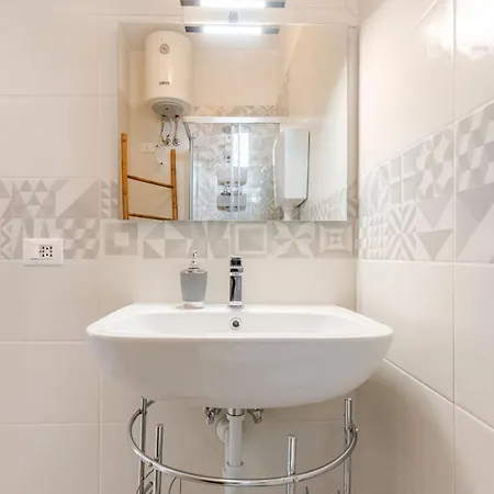 Beachfront Free Parking-pool 50m From Sea * Кьоджа