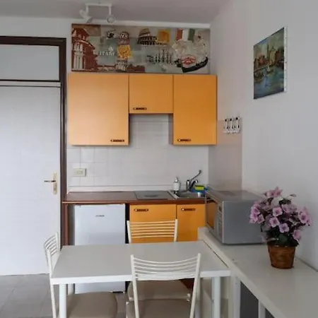 Apartment Beachfront Free Parking-pool 50m From Sea