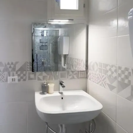 Apartment Beachfront Free Parking-pool 50m From Sea *