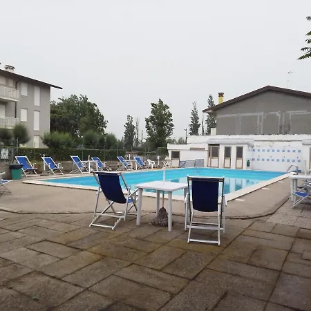 Beachfront Free Parking-pool 50m From Sea Chioggia
