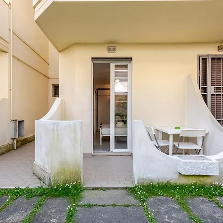 Beachfront Free Parking-pool 50m From Sea