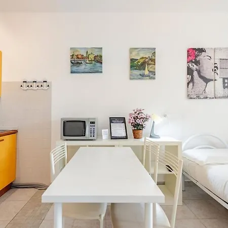 Apartment Beachfront Free Parking-pool 50m From Sea