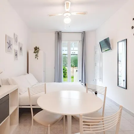 Lejlighed Beachfront Free Parking-pool 50m From Sea