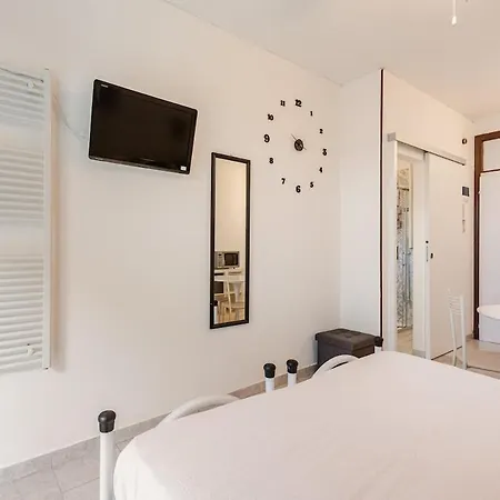 Beachfront Free Parking-pool 50m From Sea Lejlighed *