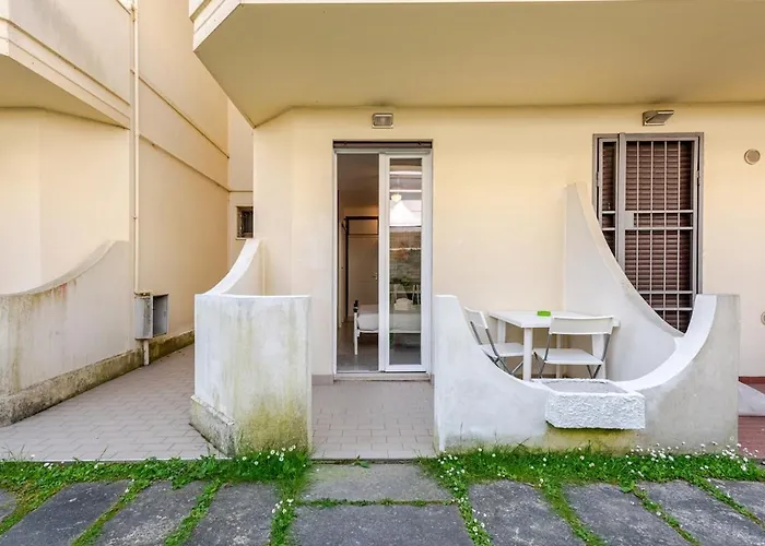 Beachfront Free Parking-pool 50m From Sea