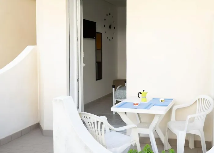 Beachfront Free Parking-pool 50m From Sea
