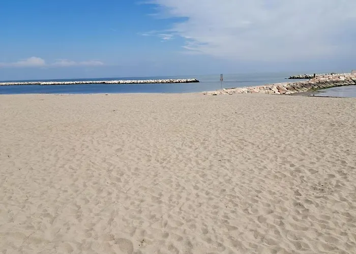 Beachfront Free Parking-pool 50m From Sea Διαμέρισμα *